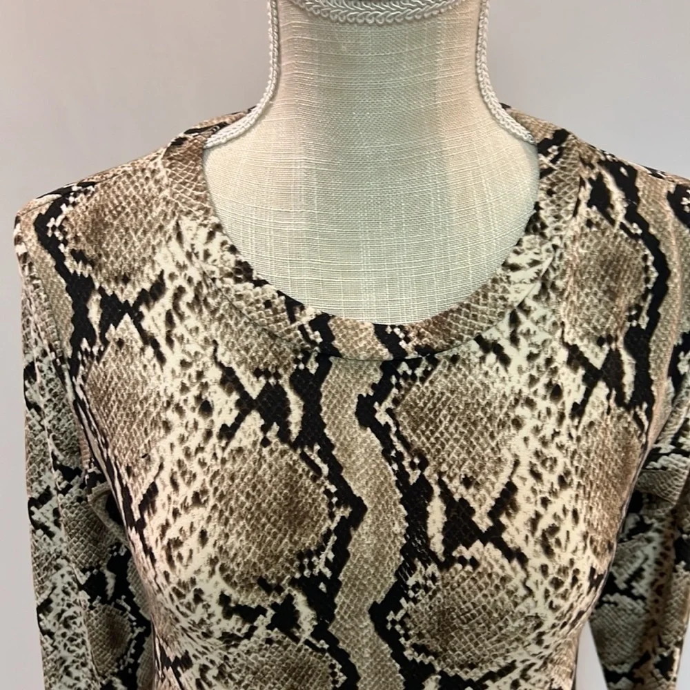 SnakeSkin 🐍 mini dress. Size medium. - Picture 2 of 4